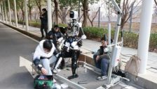 人形机器人半程马拉松明日开跑：比赛看点与参赛队伍解析 