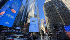 机器人公司在纽约时报广场上演“灵魂拷问”，引发外国网友热议 