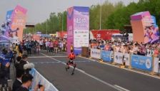 人形机器人如何突破数据荒漠困境 