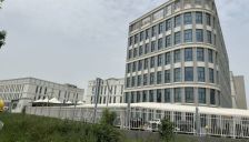 直击“新股王”源杰科技股东会：AI需求呈指数级增长，设备到场后产能将逐季释放 