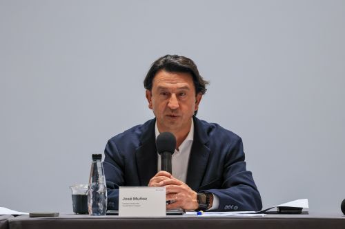 错失风口后全力翻盘，现代汽车总裁兼全球CEO穆厚载称绝不放弃中国市场