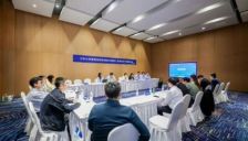 判判机器人共研中小学智能批阅团体标准中期研讨会在蓉召开 