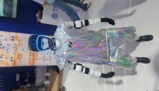 中国移动发布灵犀机器人家族，中尺寸人形机器人售价22.9万元/台 