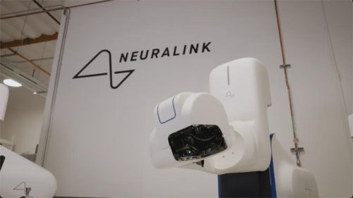 Neuralink专用手术机器人实现全自动植入，助力脑机接口大众化