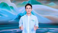 陈永华：在汽车金融的钢铁丛林里，他读了几十年的诗 