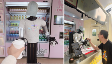 烧卖购机器人小店上海开业 机器人线下零售应用落地 