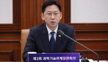 韩政府高官警告AI时代贫富分化 三星劳资冲突或仅是开端 