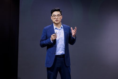 轻舟智航CEO于骞：物理世界AI未来十年将爆发，乘用车完全无人驾驶最早或于2028年到来