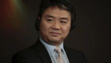 “被机器取代的员工，一个都不开除”！刘强东如何保住“几十万兄弟饭碗”？“AI替代”需要新的“替代”化解丨每经热评 