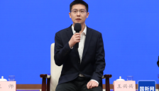 宇树科技王兴兴在特殊日子获奖 