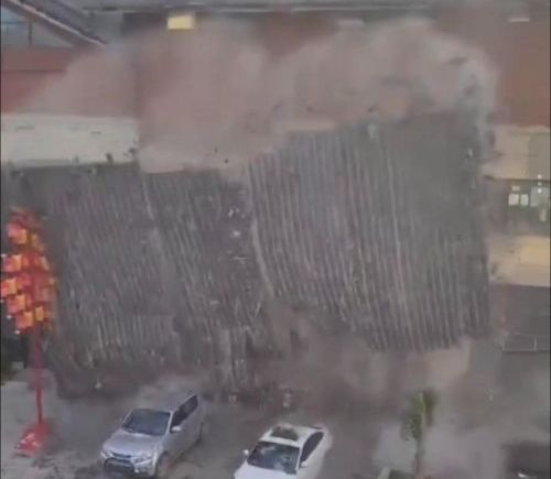 河北馆陶建筑瓦片垮塌 当地称未造成人员伤亡 后续承包商将赔偿