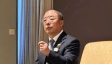 从几年一遇到一年几遇，AI时代网络攻防进一步失衡，奇安信董事长齐向东表示网络安全行业主战场转向制造业与服务业 