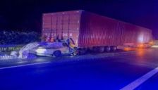 辅助驾驶激活40秒后3人死亡，智驾时代过度信任问题引发关注 