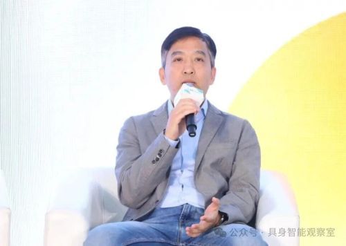 王启斌：当机器学会动手，具身智能的胜负手不在整机