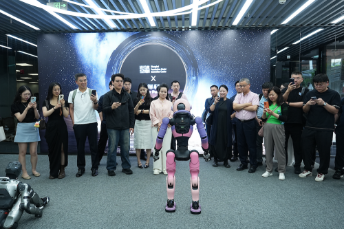 中国企业全球影响力对话启幕在即 20余位企业代表考察徐汇AI高地