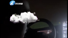 哈啰回应顺风车司机在高速开启智驾后睡觉：致歉并永久封号 