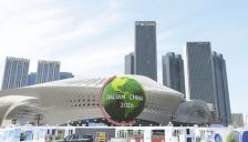 每经记者实探2026夏季达沃斯论坛：AI成全场关键词，嘉宾们还关注什么？ 