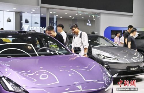 高阶智能驾驶加速下沉 中国新能源车企深耕大众市场