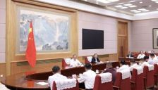 总理座谈会释放新信号：推进新旧动能平稳接续转换 