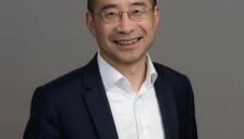 施耐德电气尹正：AI唱戏需软件搭台 
