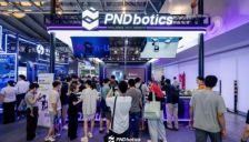 PNDbotics亮相WAIC 2026：全尺寸人形机器人首秀走楼梯，双模型同台验证具身智能新生态 